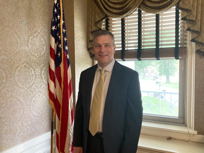 New WLU President Timothy Borchers Enjoying View From the Hilltop